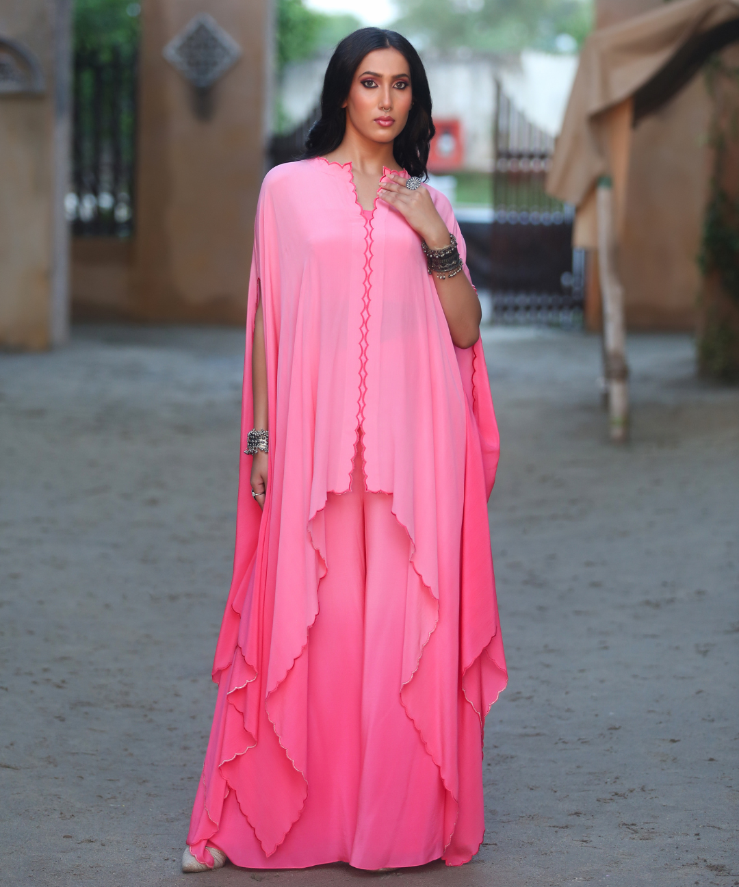 Sunehri Caftan set